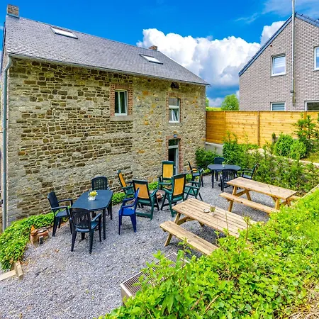 In With Private Garden, Cleaning Included